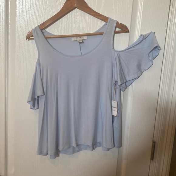 Forever 21 contemporary size M Cold shoulder top - Picture 1 of 5